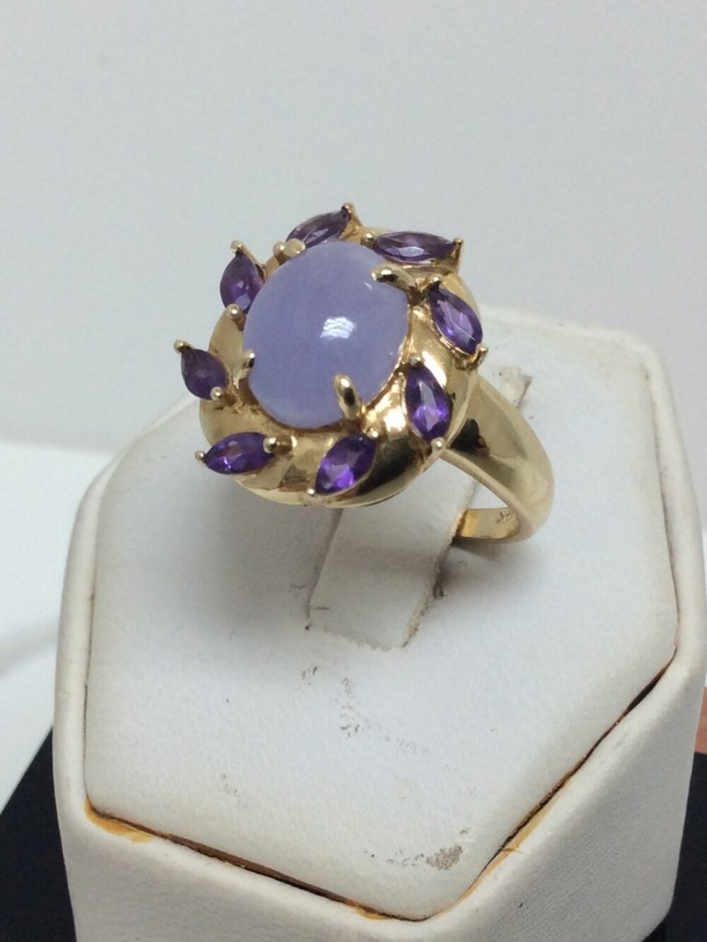 Vintage Cabochon Lavender Jade and Amethyst 14k Yellow REAL Gold Ring 3.6gr